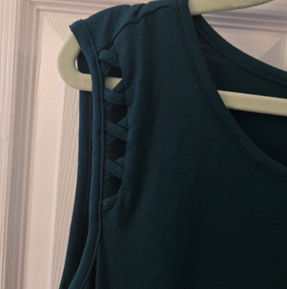 Women's Teal Tank Top - Picture 4 of 9